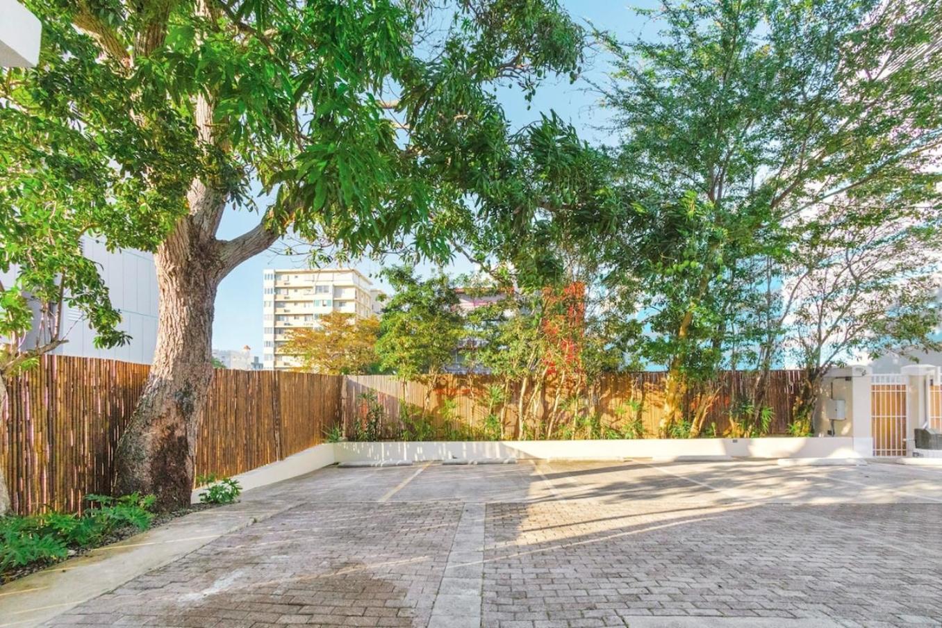 Апартаменты Hidden Gem In Miramar- Power Generator- Parking Сан-Хуан Экстерьер фото